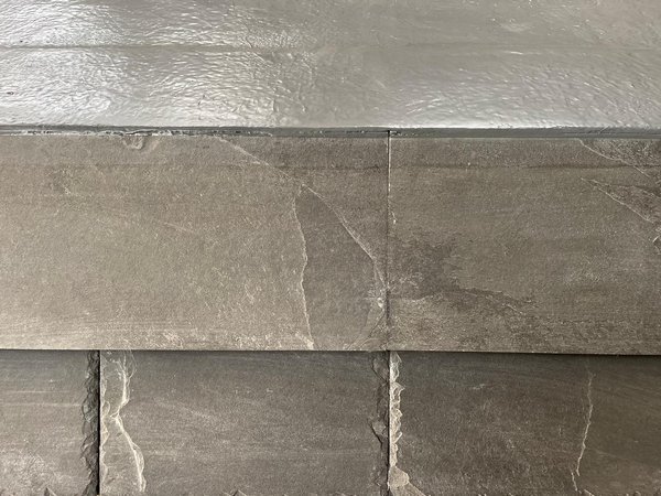Apron-ridge-image4 Apron RealRidge Graphite Square edge Vented